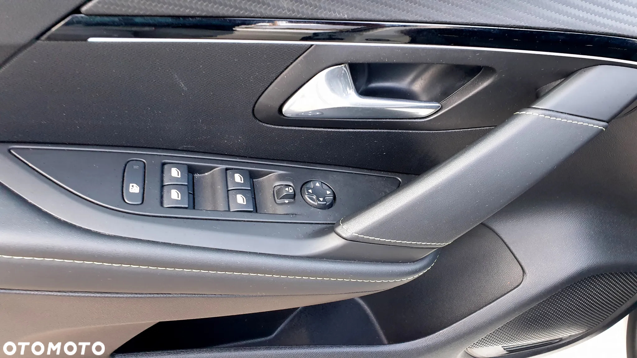 Peugeot 208 e-208 GT - 20