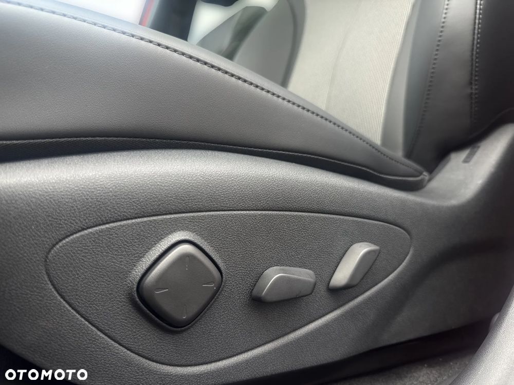 BYD Dolphin Comfort E-CVT - 12