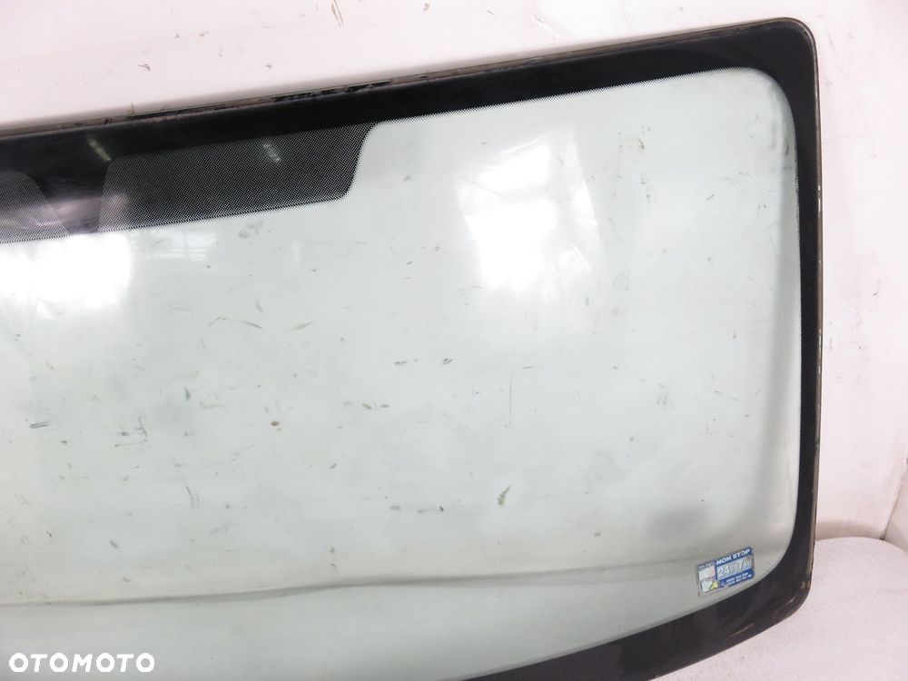 SZYBA CZOŁOWA IVECO DAILY III - 4