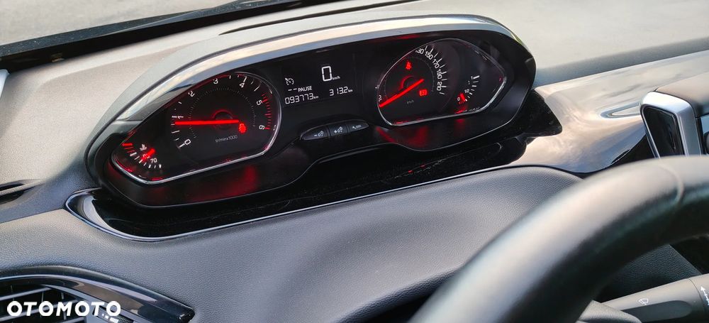 Peugeot 208 - 15