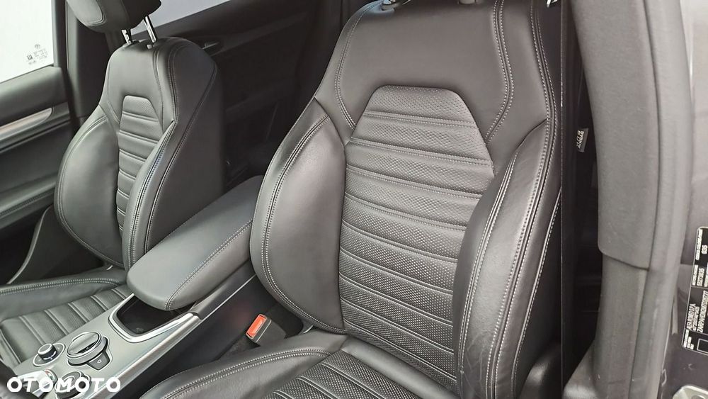 Alfa Romeo Stelvio 2.0 Turbo Veloce Q4 - 11