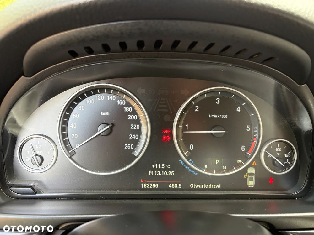BMW Seria 5 520d - 25