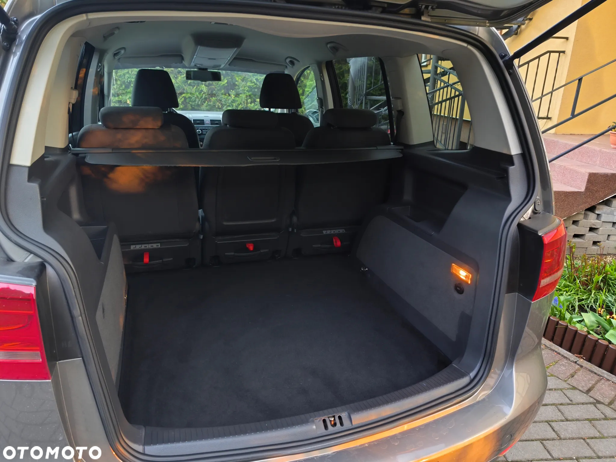 Volkswagen Touran - 19