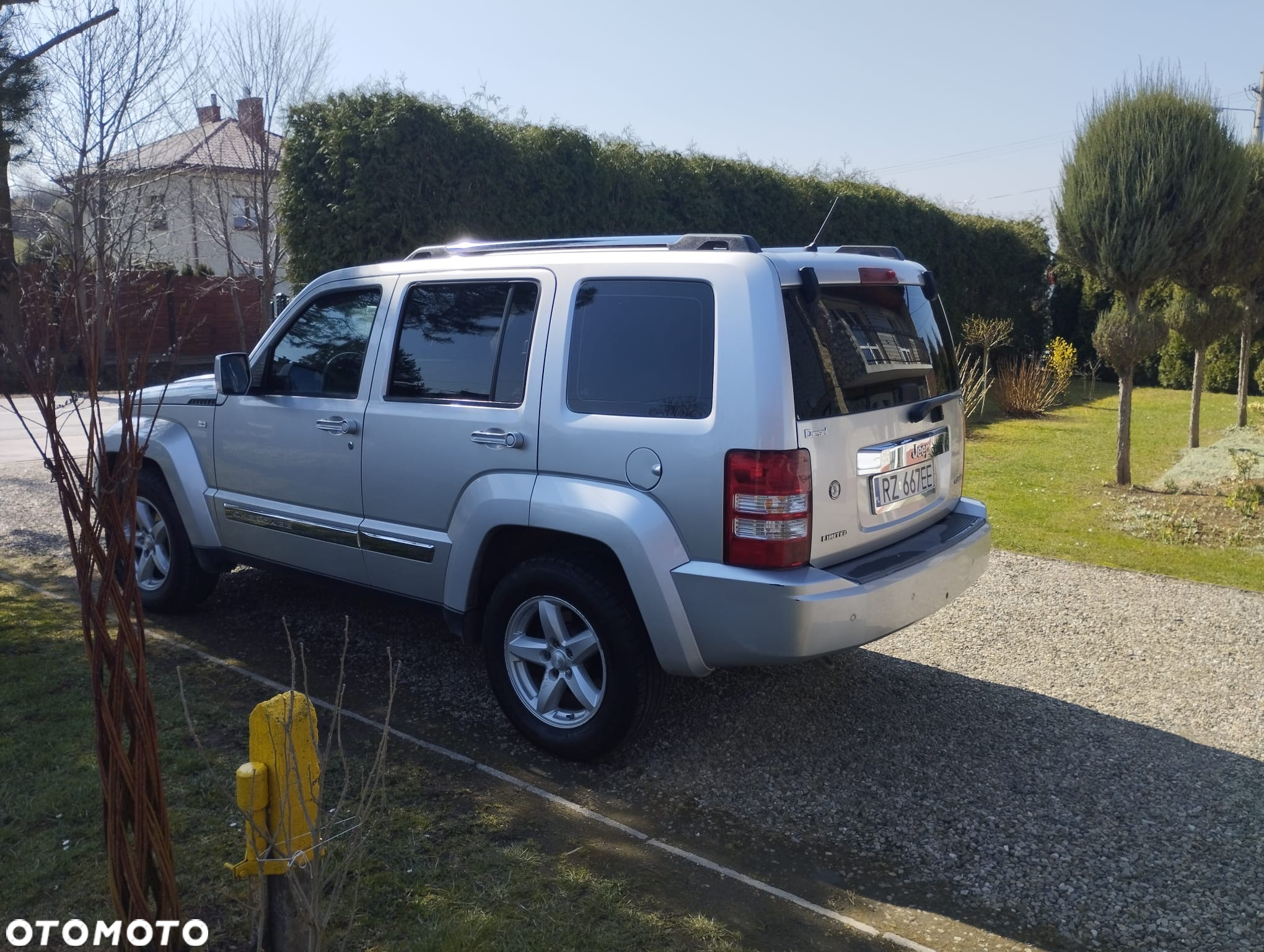 Jeep Cherokee - 3