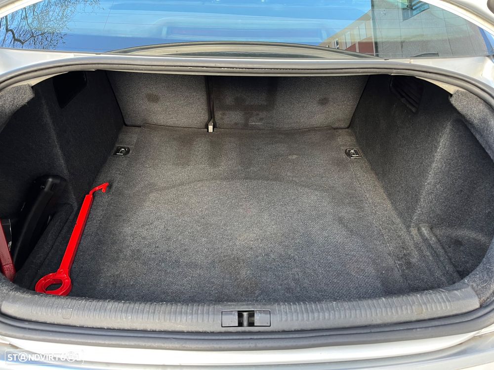 Audi A4 2.5 TDI quattro S-line - 8