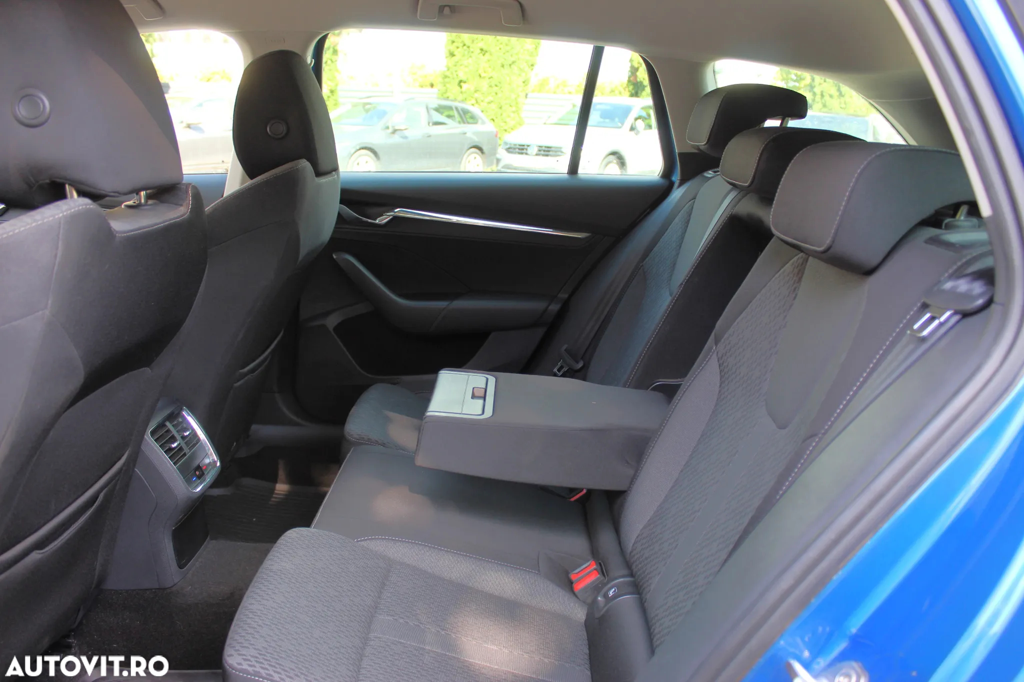 Skoda Octavia Combi 2.0 TDI DSG Style - 14