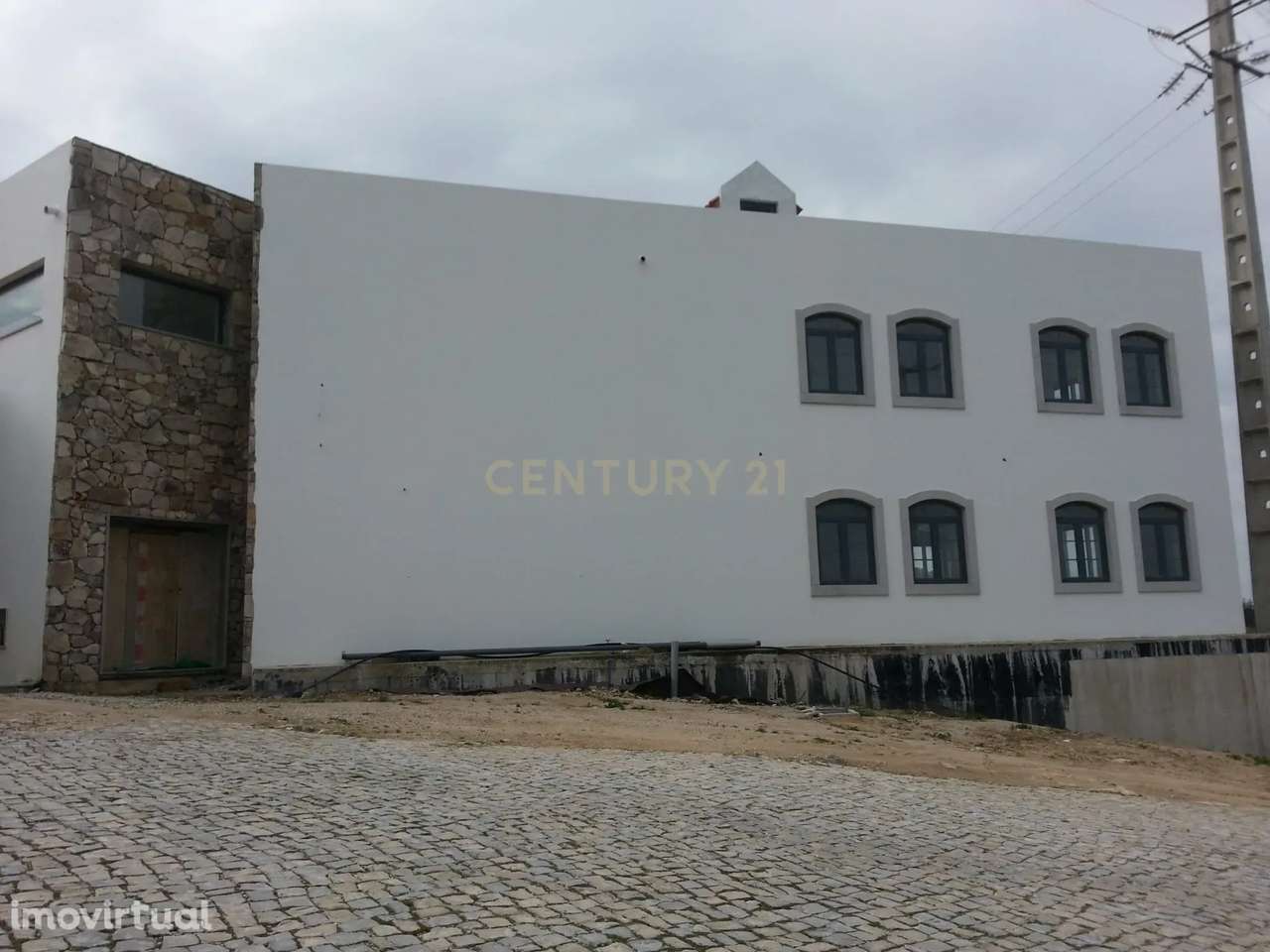 Prédio* em fase de construção para investimento - Grande imagem: 4/20