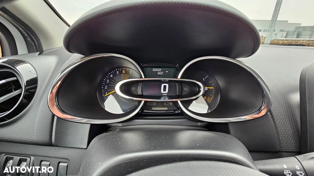 Renault Clio 1.2 16V Expression - 12