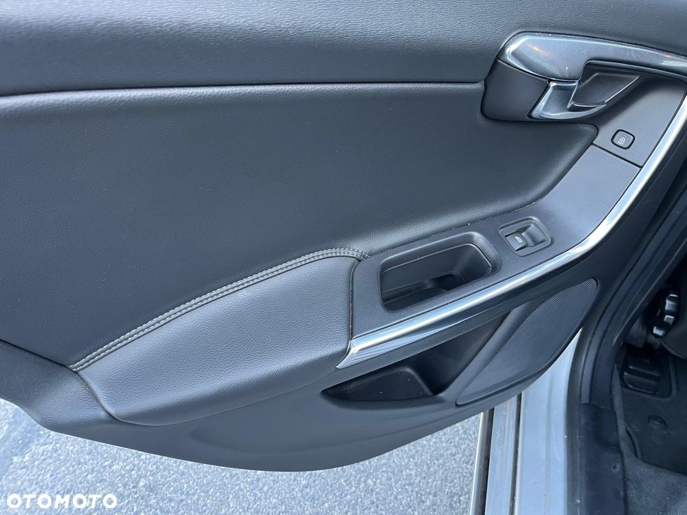 Volvo V60 D3 Geartronic Momentum - 13