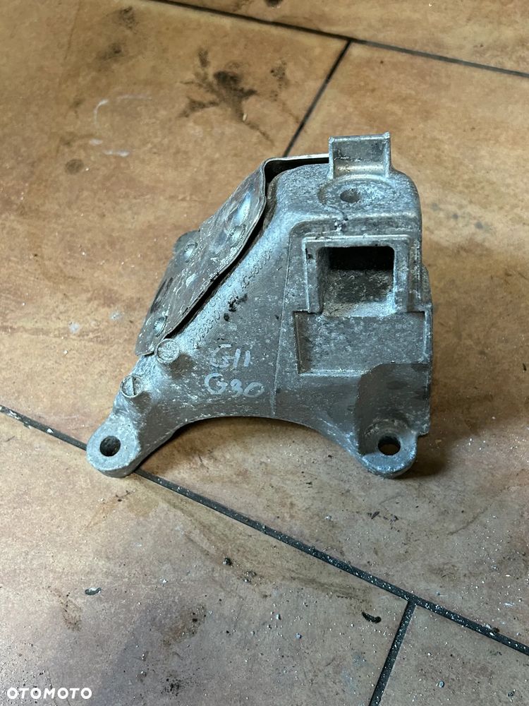 ŁAPA SILNIKA BMW G11 G30 PODPORA SILNIKA 6870754 - 2