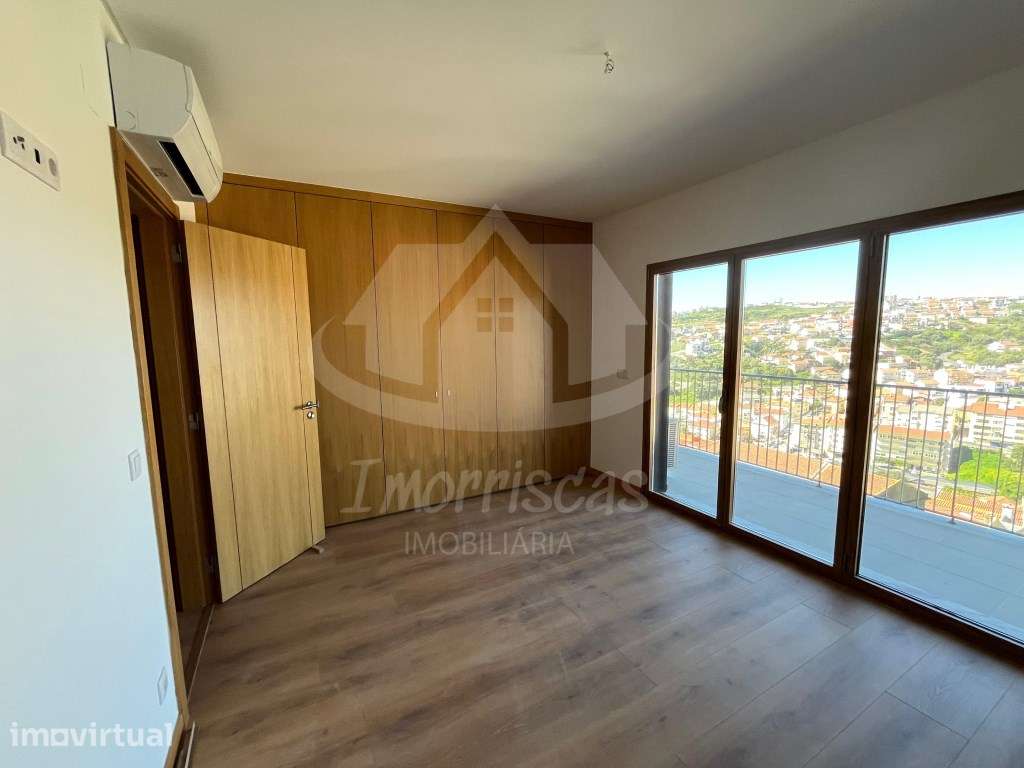 Apartamento T2 a estrear com garagem, localizado no Bairro de São J... - Grande imagem: 3/19