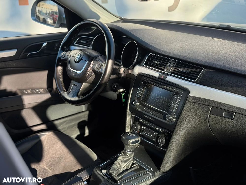 Skoda Superb 2.0 TDI Ambition DSG - 32