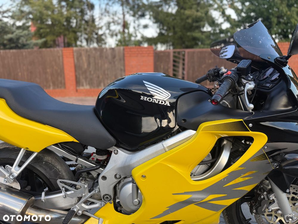 Honda CBR - 6