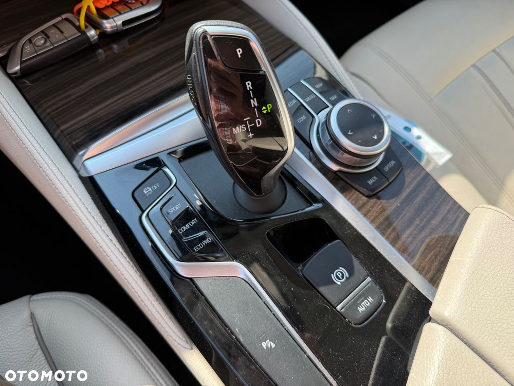 BMW Seria 5 520d xDrive Luxury Line - 22