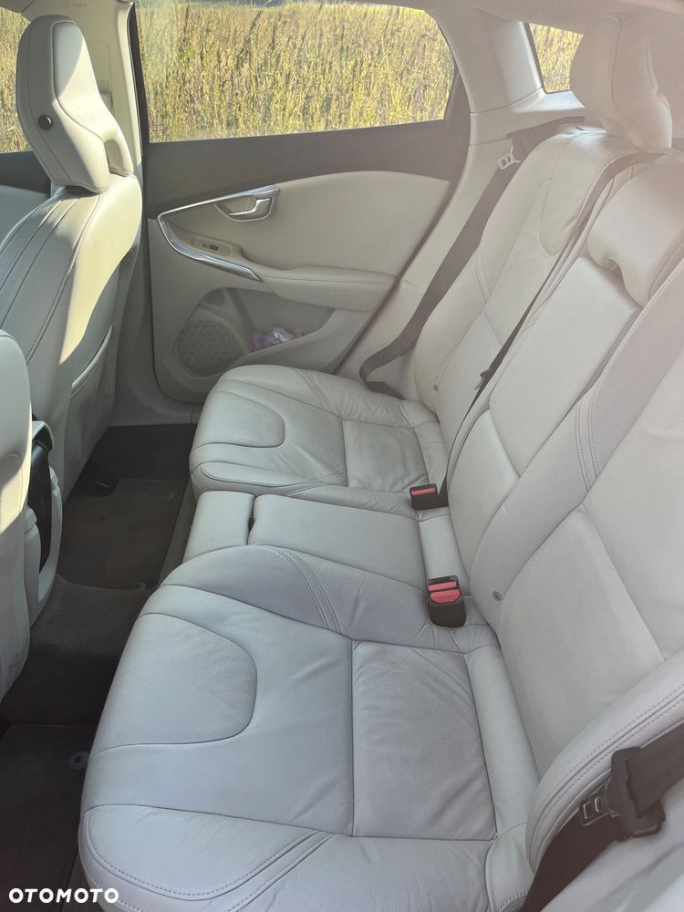 Volvo V40 ver-t3-momentum - 10