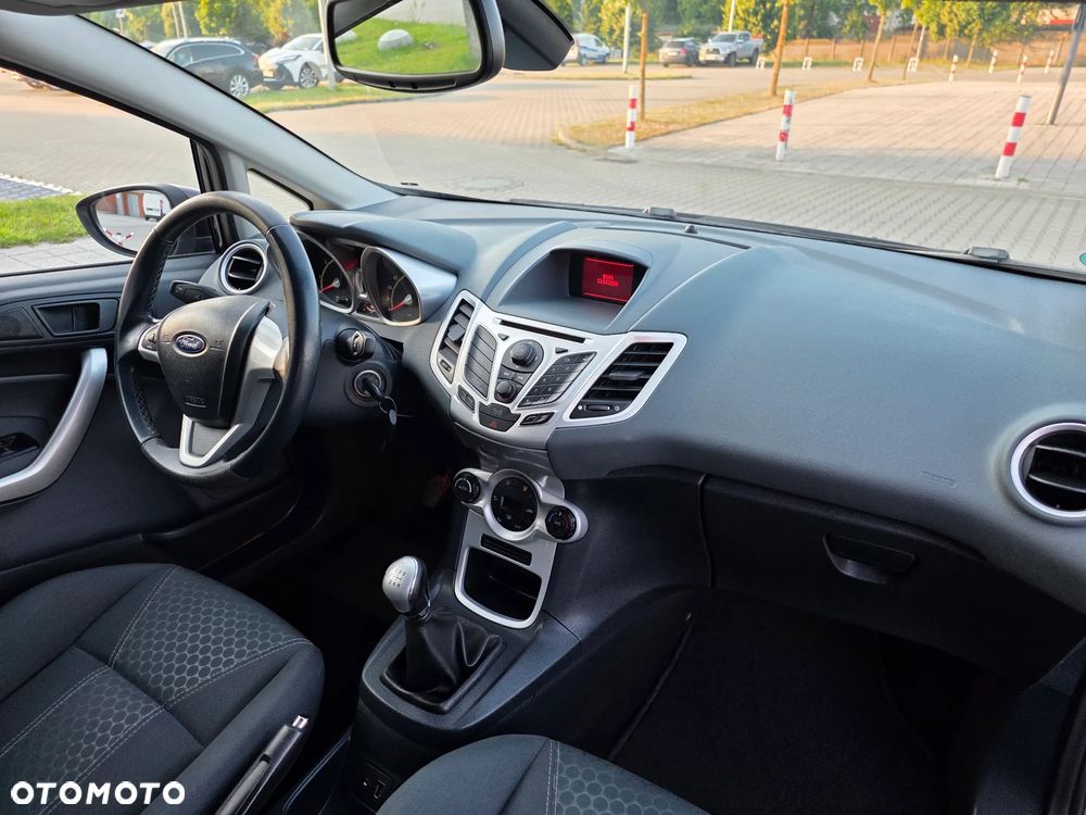 Ford Fiesta 1.4 Champions Edition - 9