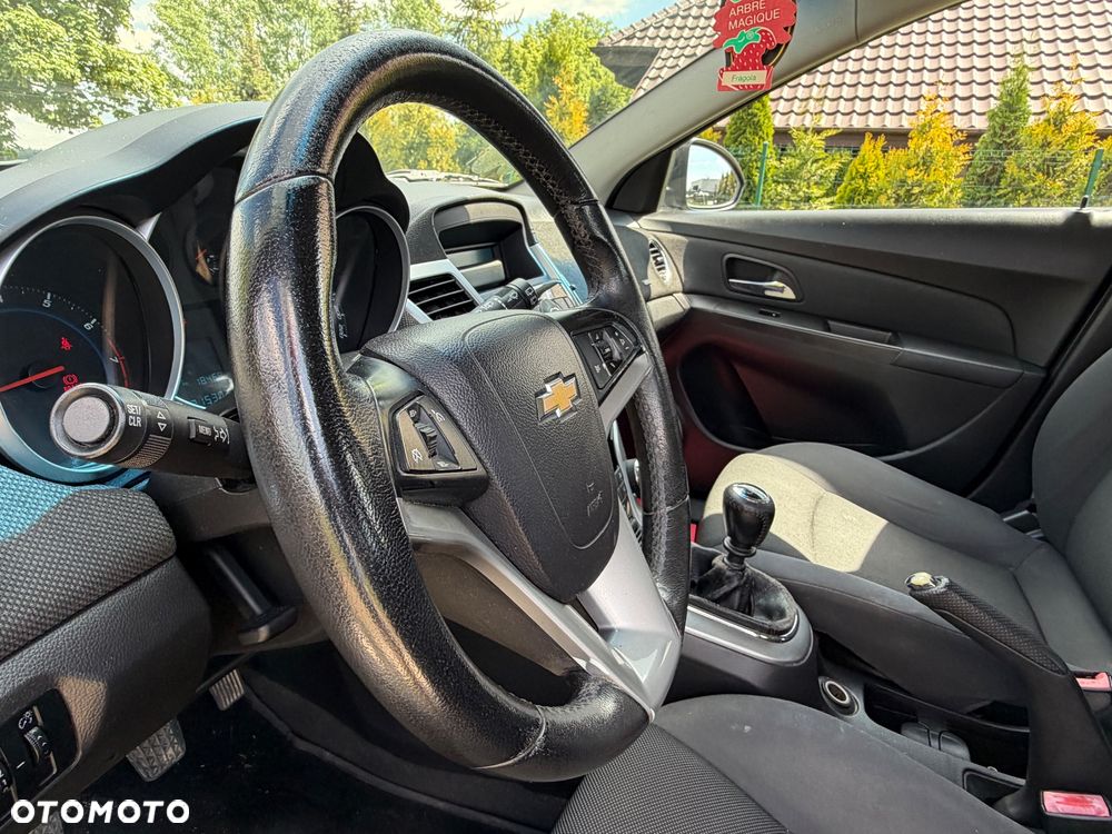 Chevrolet Cruze 1.6 LT - 23