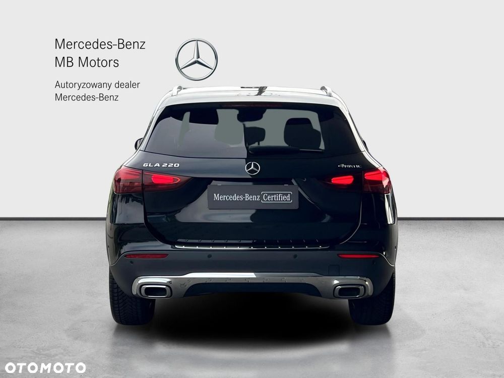 Mercedes-Benz GLA - 5