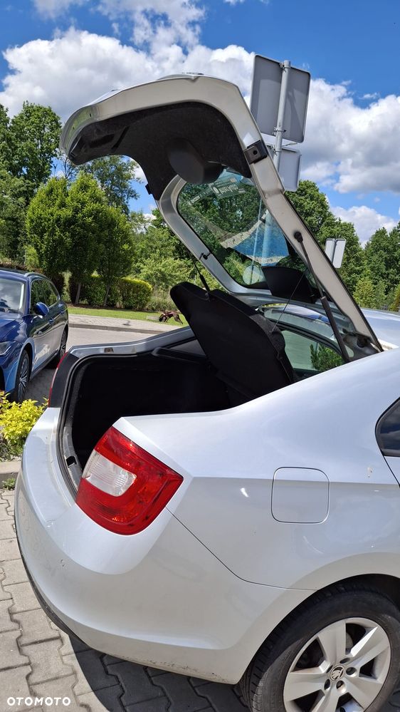 Skoda RAPID 1.2 TSI Ambition - 14