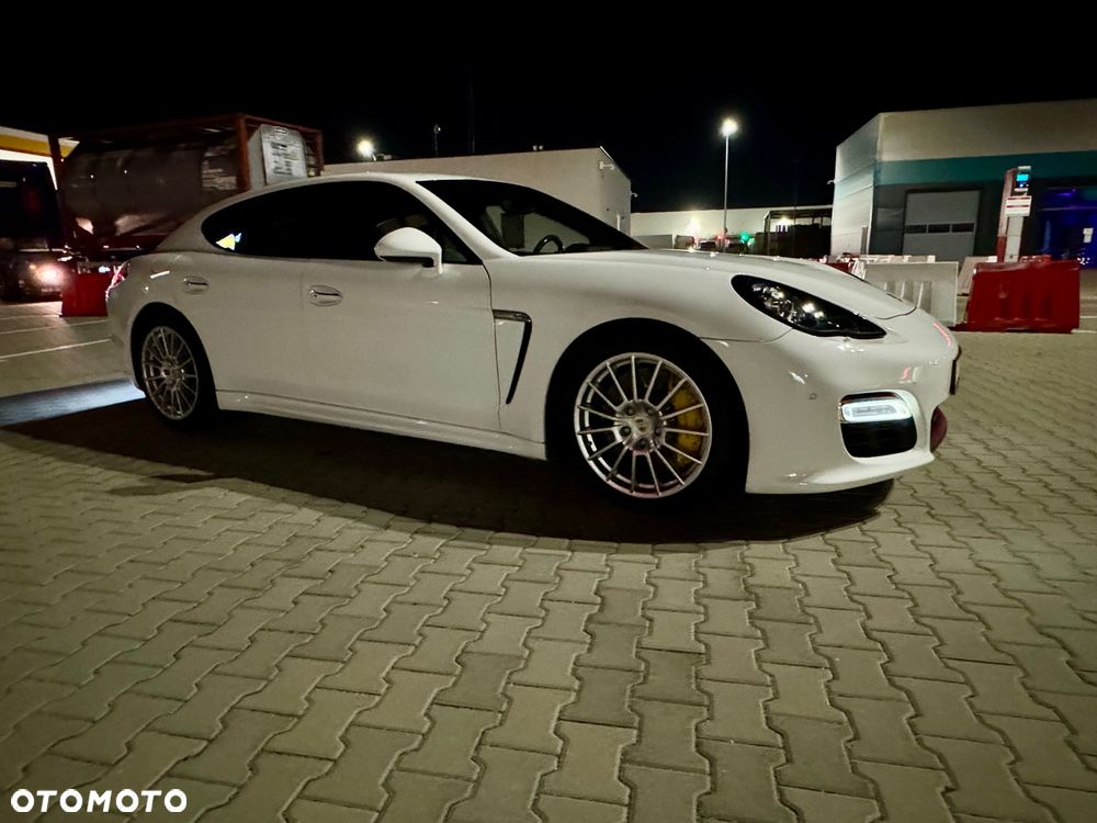 Porsche Panamera Turbo - 8