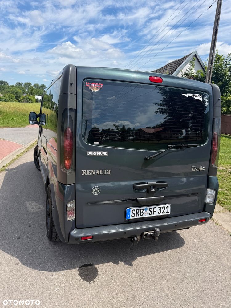 Renault Trafic Passenger - 9