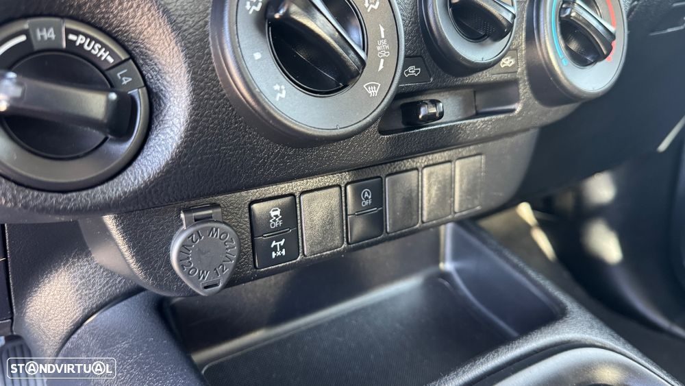 Toyota Hilux 2.4 D-4D 4WD CD CM - 22