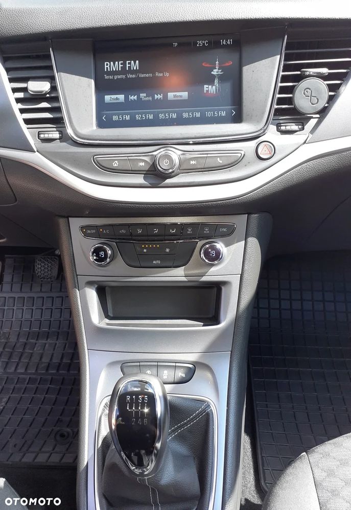Opel Astra V 1.4 T Elite S&S - 17