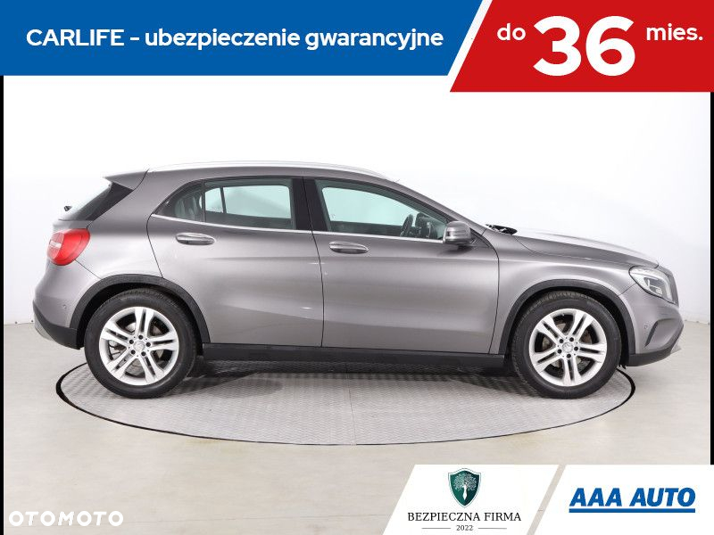 Mercedes-Benz GLA - 7