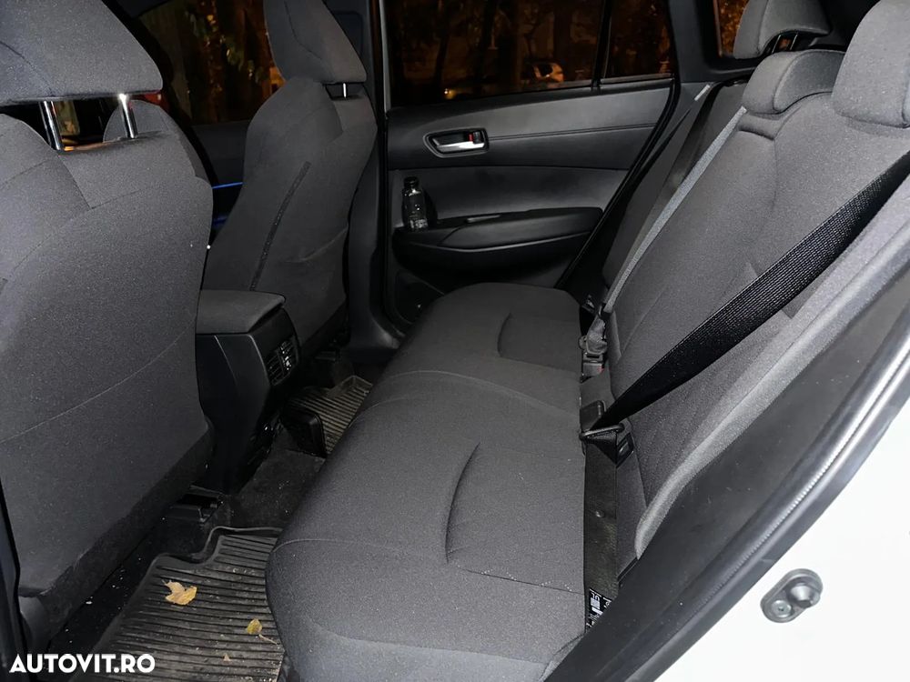 Toyota Corolla Cross - 11