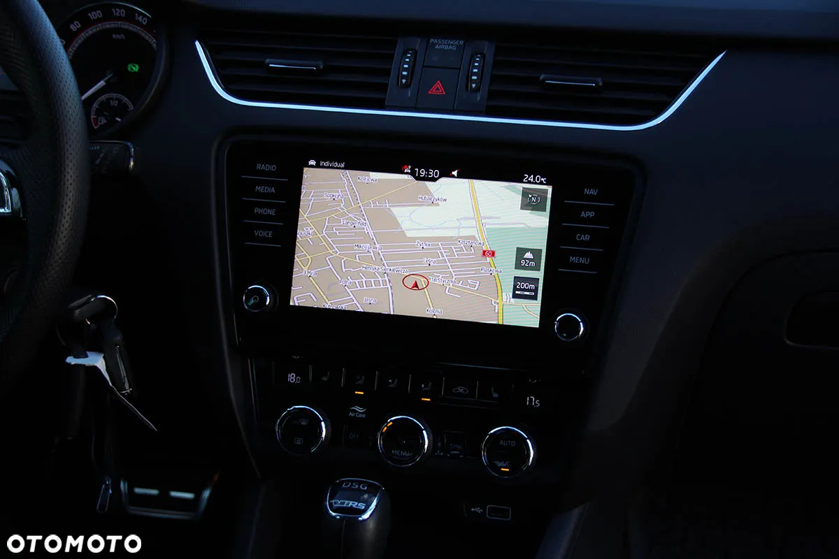 Skoda Octavia 2.0 TDI DSG RS - 36