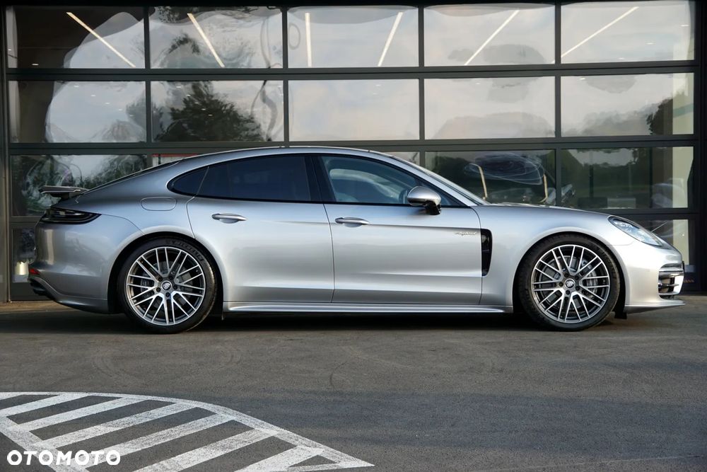 Porsche Panamera 4 E-Hybrid - 8