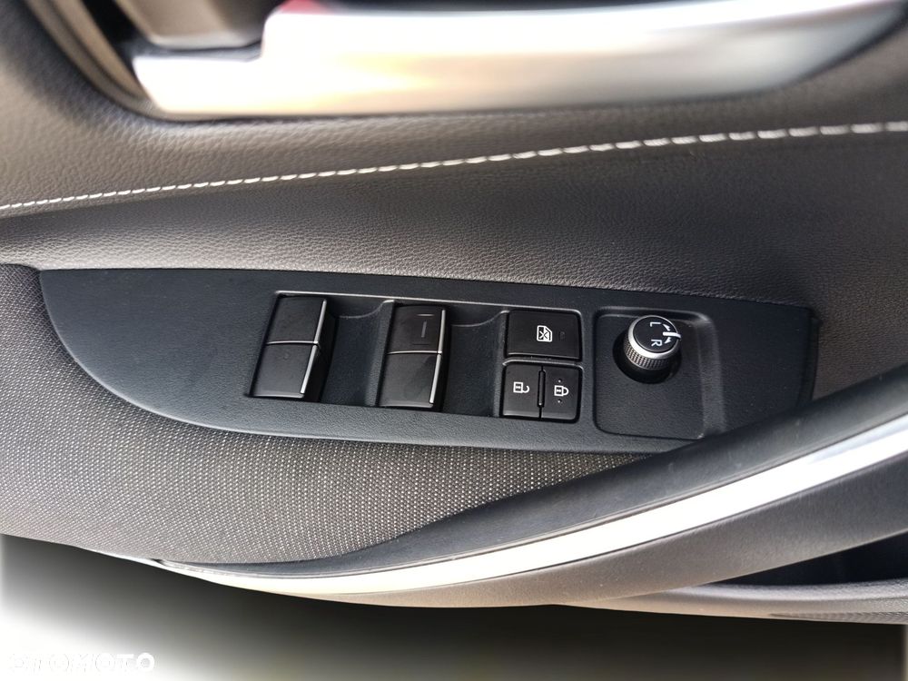 Toyota Corolla 1.8 Hybrid Comfort - 17