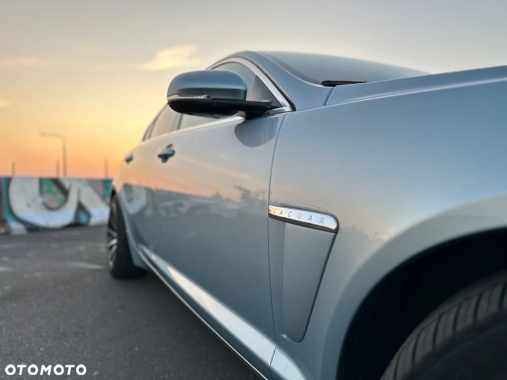 Jaguar XF 3.0 V6 D Luxury - 11
