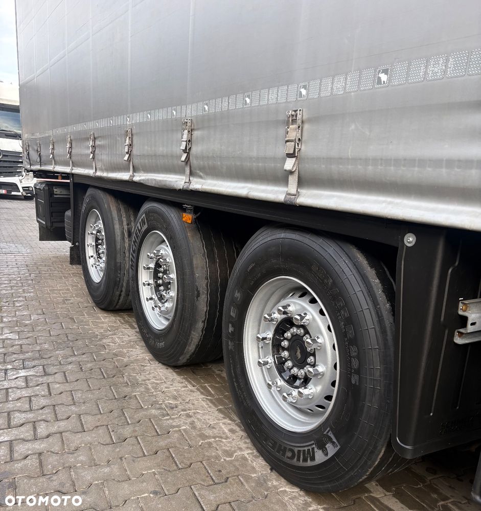 Schmitz Cargobull Standard Oś Podnoszona - 11