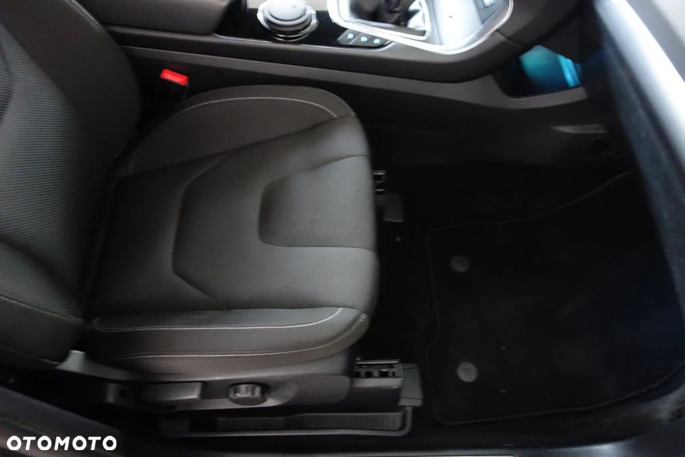 Ford S-Max 2.0 EcoBlue Titanium - 10