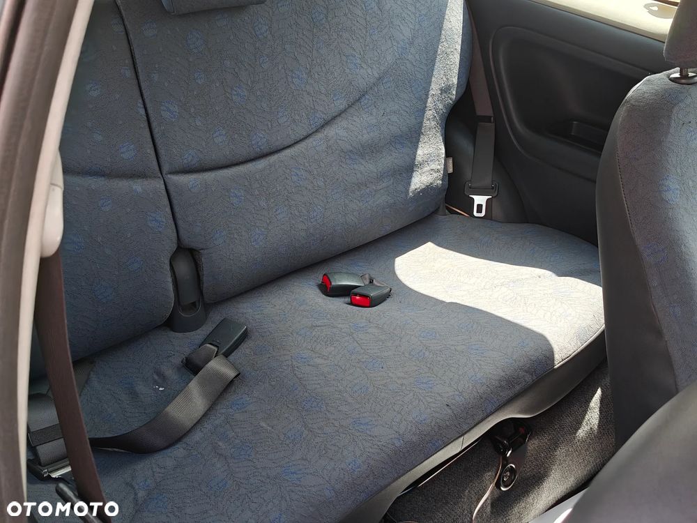 Toyota Yaris 1.0 Luna - 17