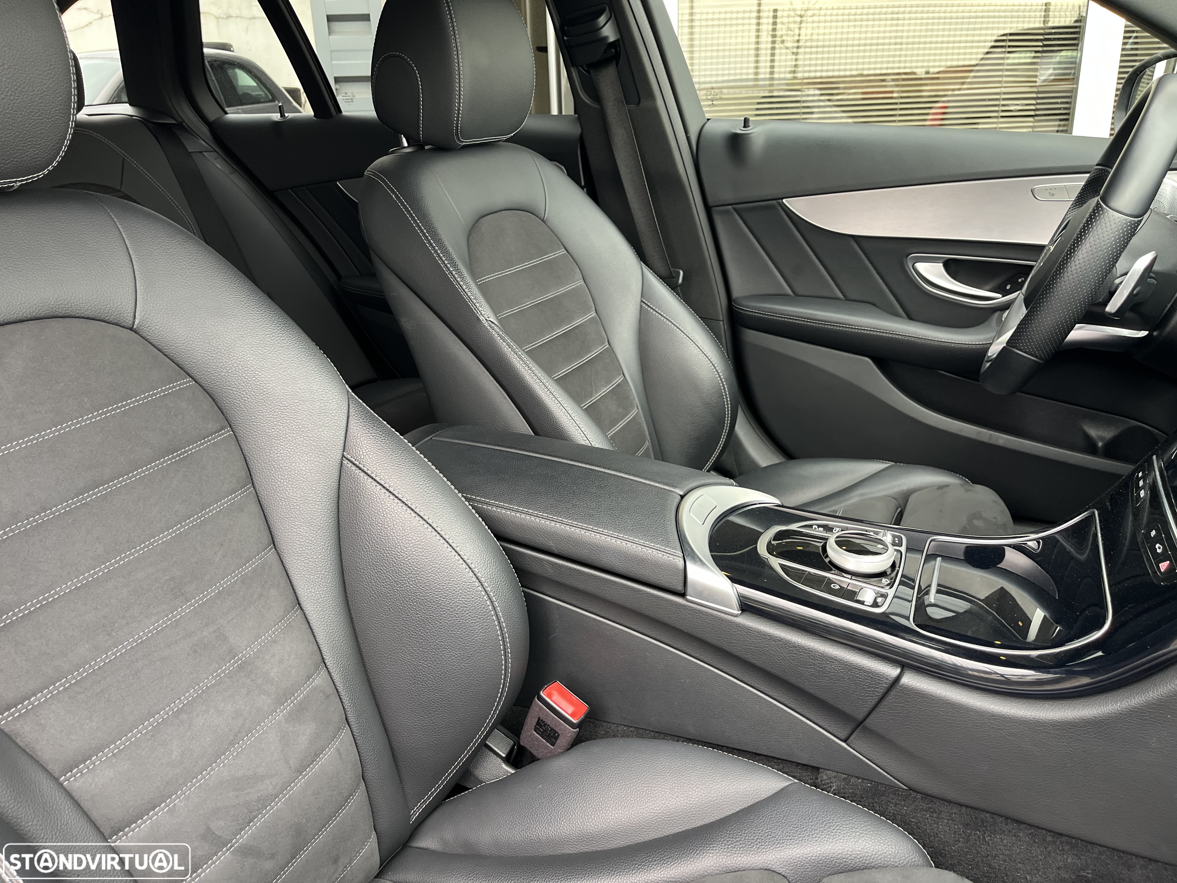 Mercedes-Benz C 300 de AMG Line - 35