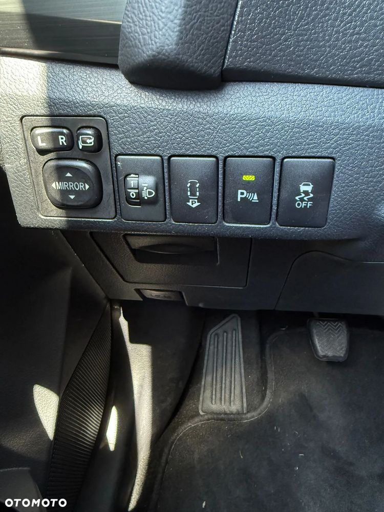 Toyota Auris 1.6 Valvematic Executive - 16