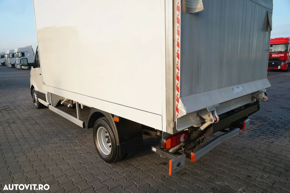 Volkswagen CRAFTER / CONTAINER / LIFT / 2019 / DUBLU / 3 LOCURI / - 12