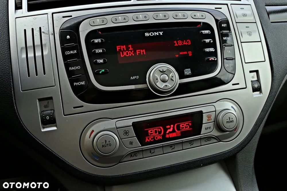 Ford Kuga 2.0 TDCi 2x4 Titanium - 33