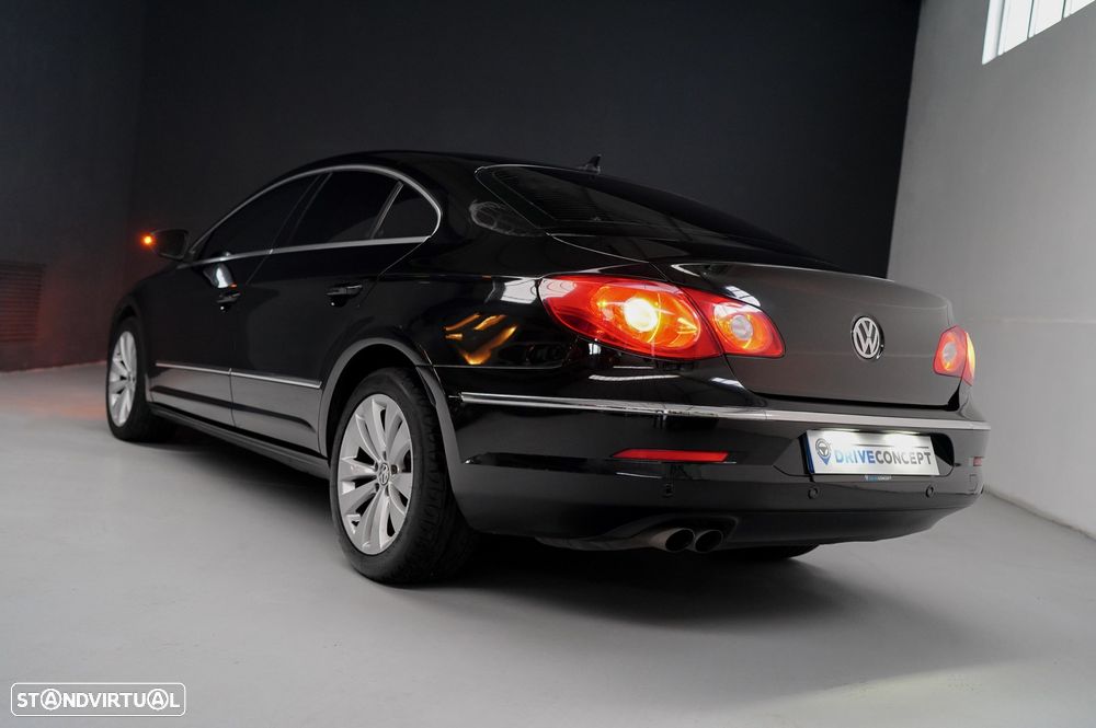 VW Passat CC 2.0 TDi BlueMotion - 17