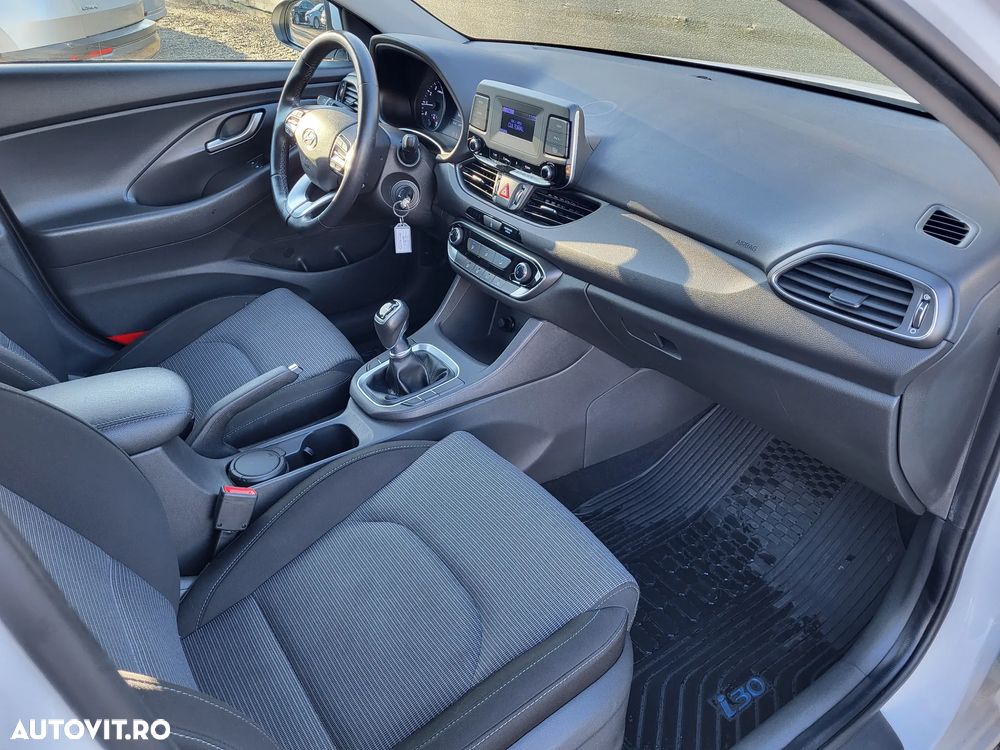 Hyundai i30 1.5 110CP 5DR M/T Comfort - 10