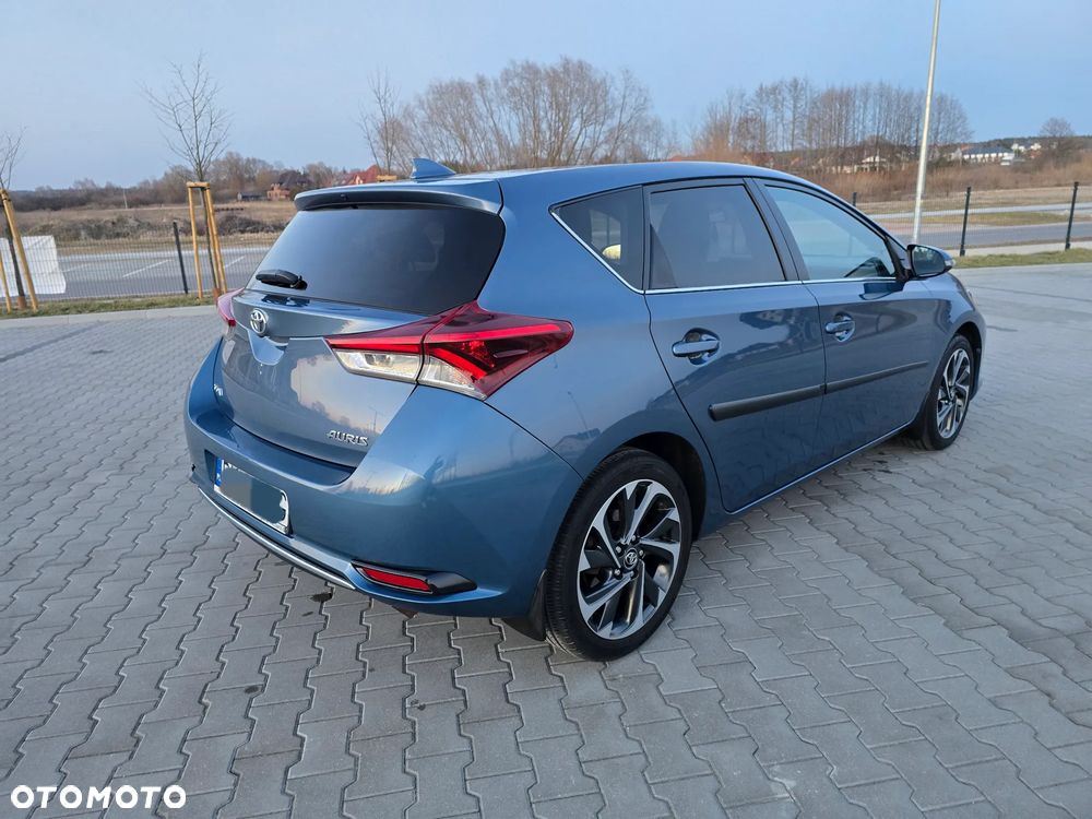 Toyota Auris 1.6 Premium Comfort - 9