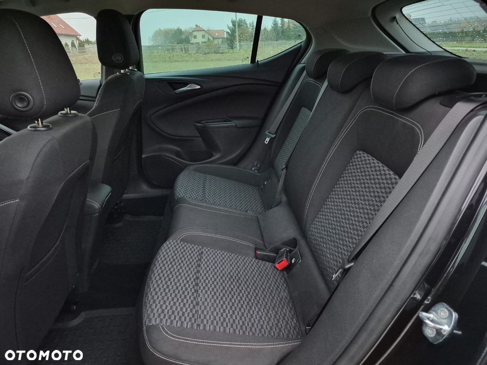 Opel Astra 1.4 Turbo Innovation - 26