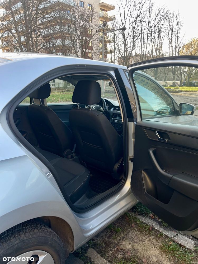 Skoda RAPID 1.6 TDI DPF Ambition Max - 13