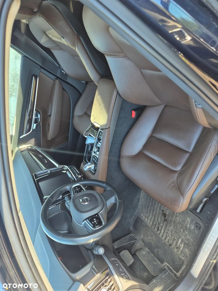 Volvo V90 T8 AWD Plug-In Hybrid Momentum - 3