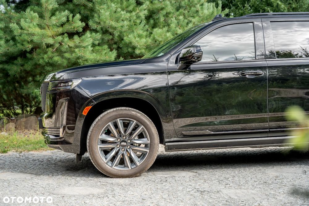 Cadillac Escalade - 16