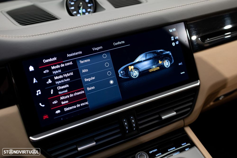 Porsche Cayenne Coupé E-Hybrid - 32