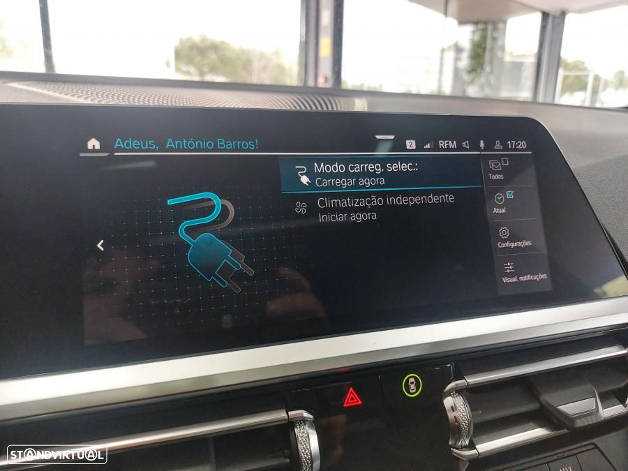 BMW 330 e Pack 50 anos M Auto - 30