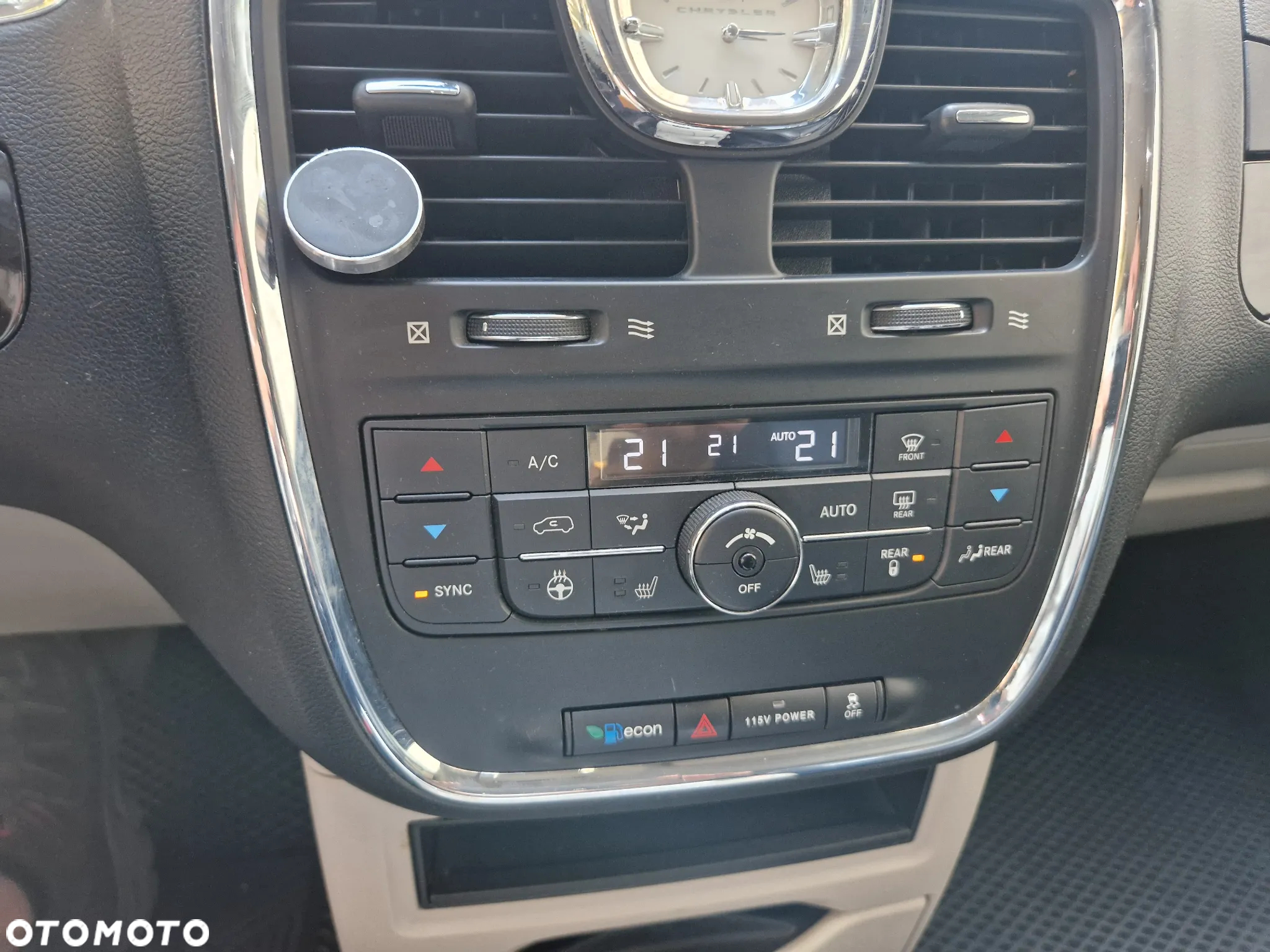Chrysler Town & Country 3.6 Touring - 10